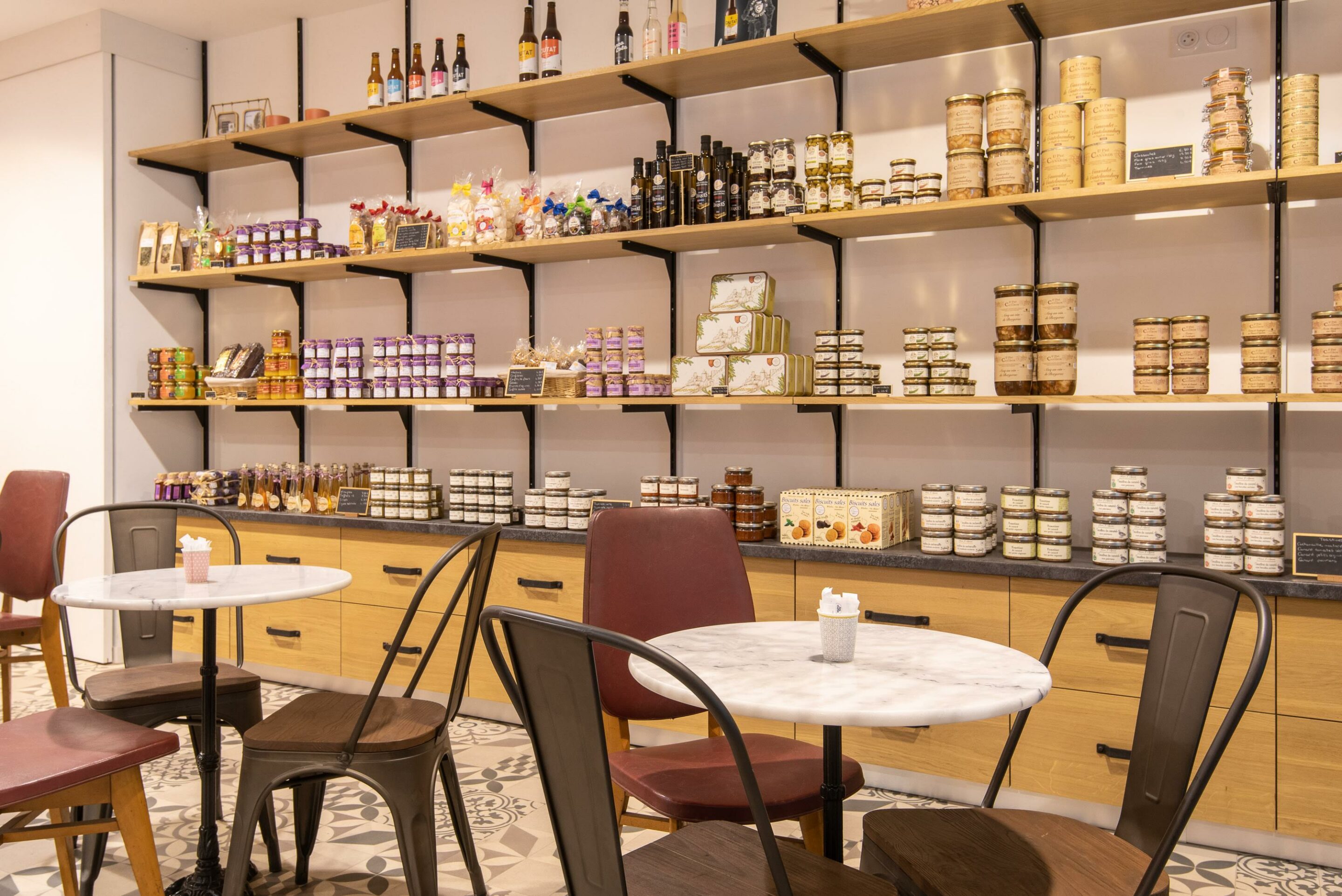 photo cosy du plo intérieur étagères et salle